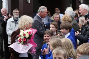 TRH meeting the residents of Yalding. (c) Martin Apps/Kent Messenger